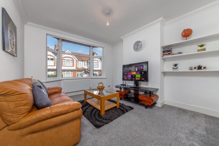 flourish-apartments-the-avenue-tottenham-living-room (1)
